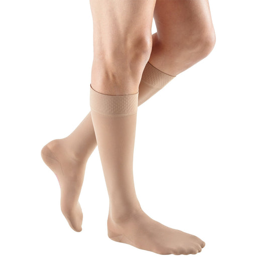 Mediven Plus 20-30 mmHg Knee High w/ Silicone Top Band, Beige